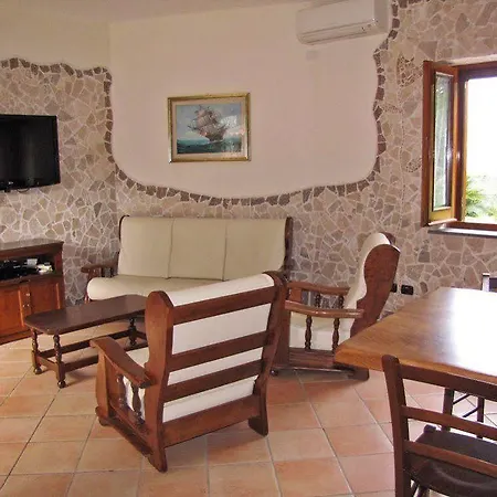 La Pietra *
